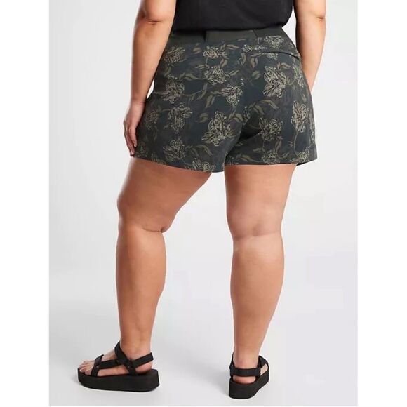 Athleta Trekkie North Printed Short in Terra Firma Olive - Picture 2 of 14